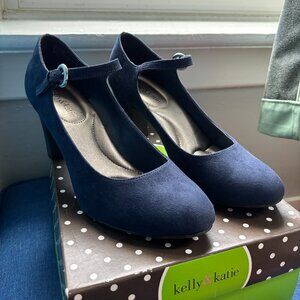 Kelly & Katie Women’s Navy Suede 3” Pump Closed Toe Heels Size 9.5